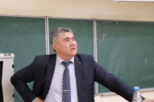 Марат Газизов рассказал студентам УУНиТ  про опыт продвижения международных мероприятий 